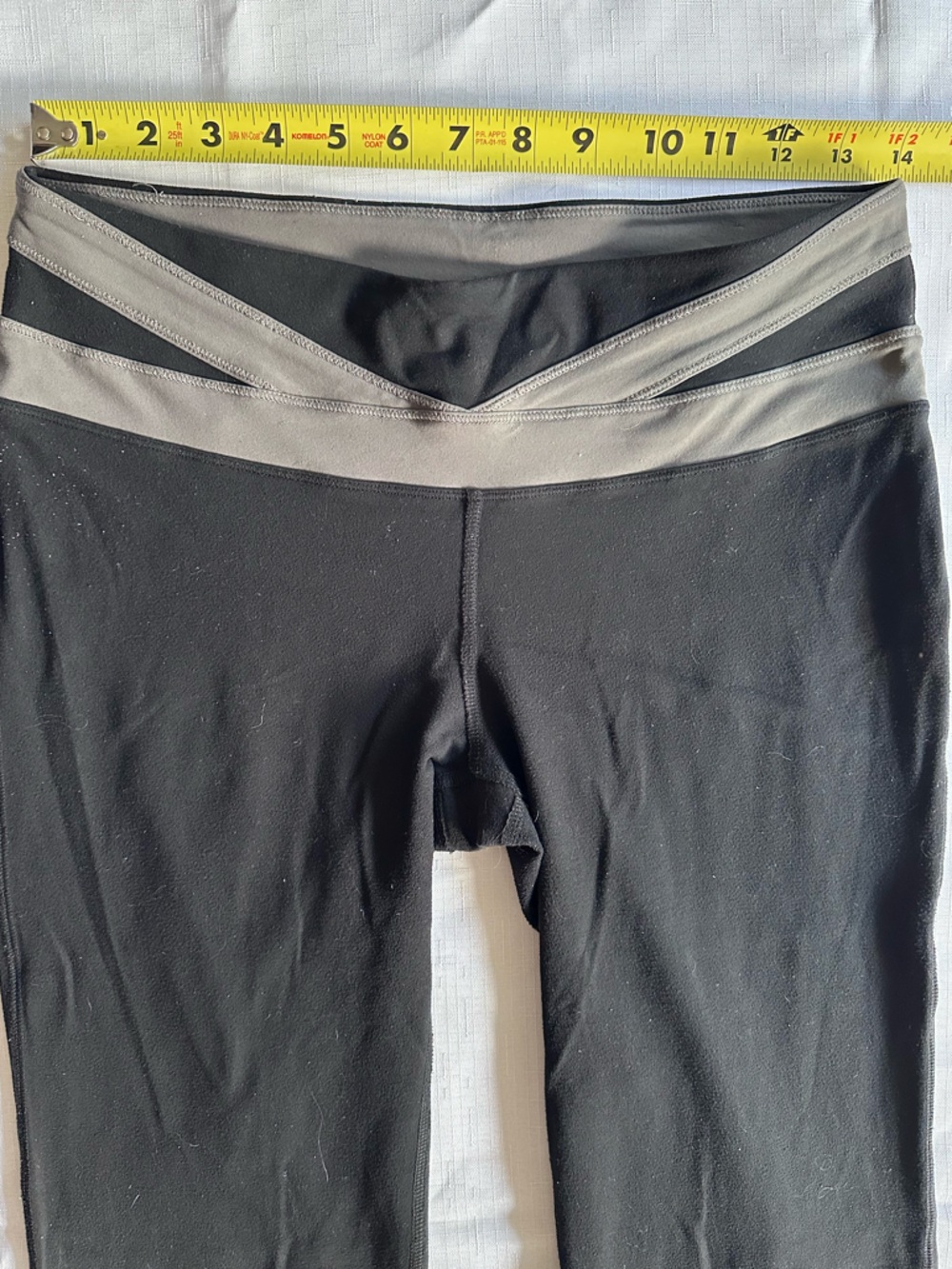 Alo Yoga Pants STRAIGHT LEG with subtle flares, Gray/black. Size: S - Picture 8 of 10